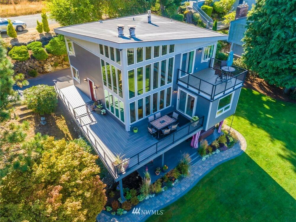Contemporary home in Tacoma