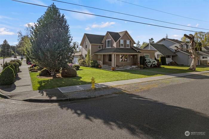 Lead image for 426 16th Street SW Puyallup
